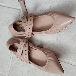 Valentino Garavani -Size 8 US Womens - Pink